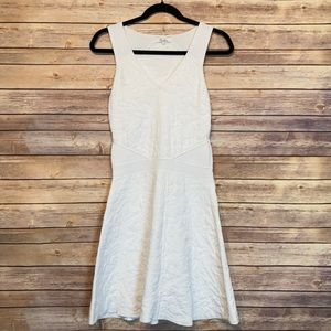 Parker White textured sheath Dress vneck small